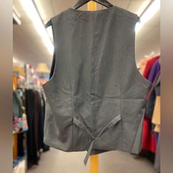 New MYS men's Large  3 piece slim fit Dark Gray w/ Red Tie - Picture 5 of 6